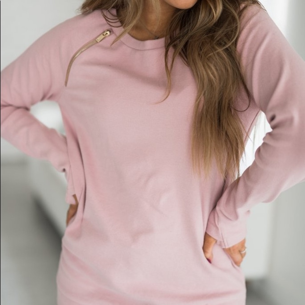 Ampersand Ave Rose Pullover